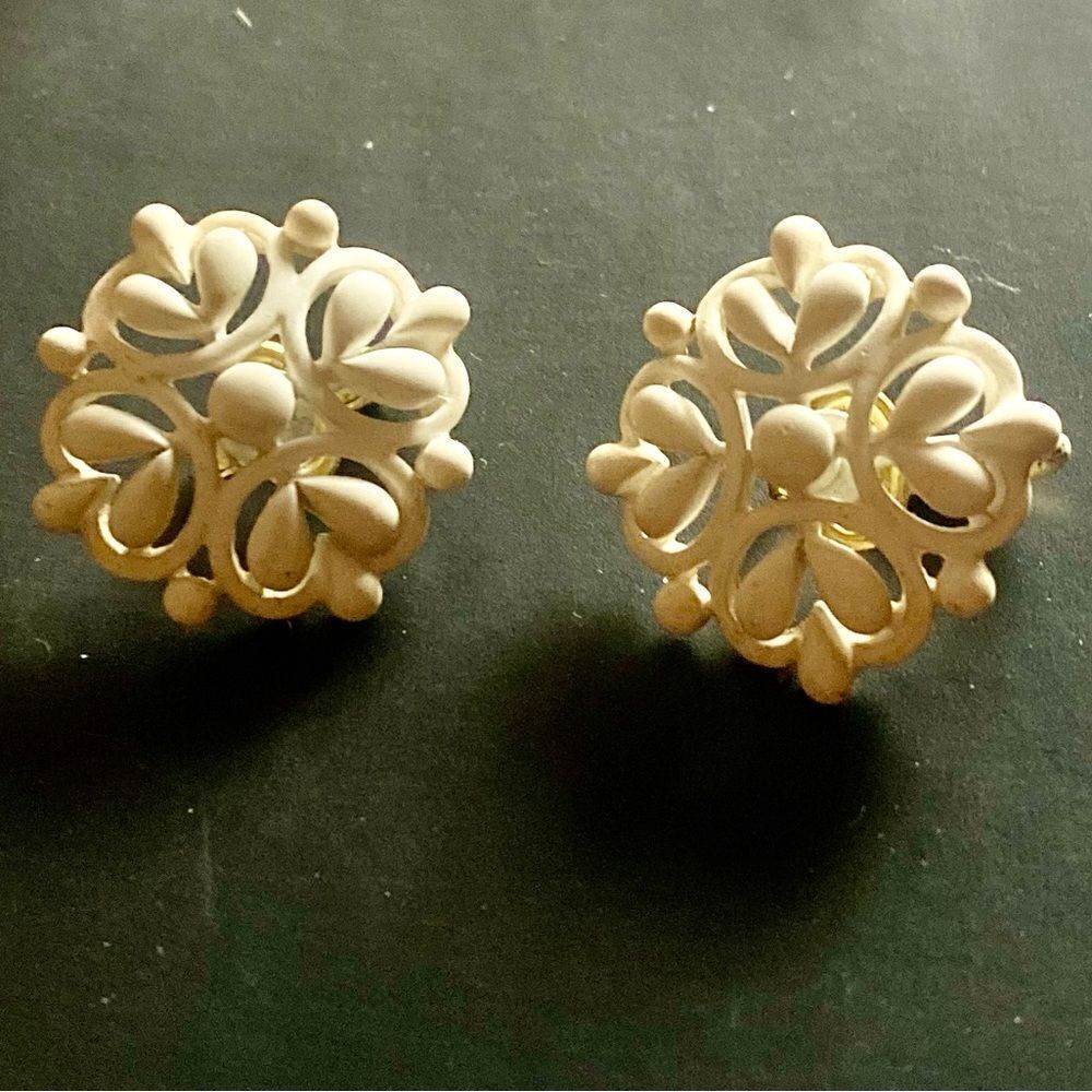 Vintage Trifari White Enamel Snowflake Earrings